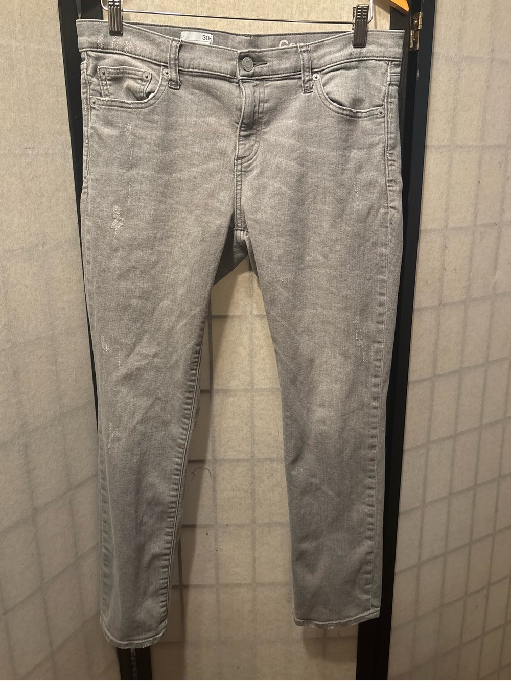 GAP 1969 Girlfriend Authentic Ash Gray Slim Fit Skinny Jeans, Light Distressed